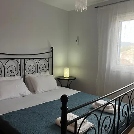 Lovely 1-Bedroom Apartment In Front Of Sandy Beach Monemvasía Exterior foto