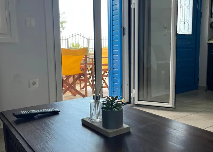 Lovely 1-Bedroom Apartment In Front Of Sandy Beach