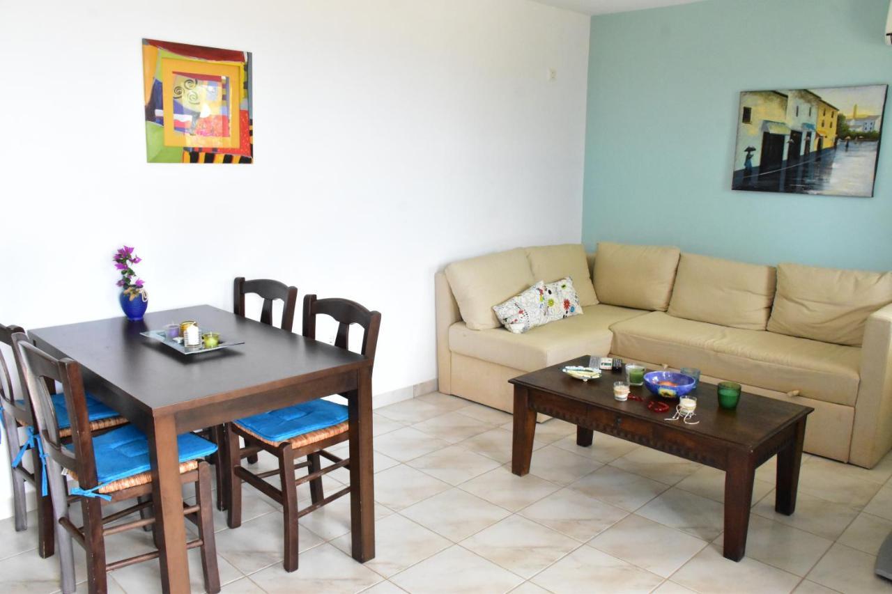 Lovely 1-bedroom In Front Of Sandy Psifia