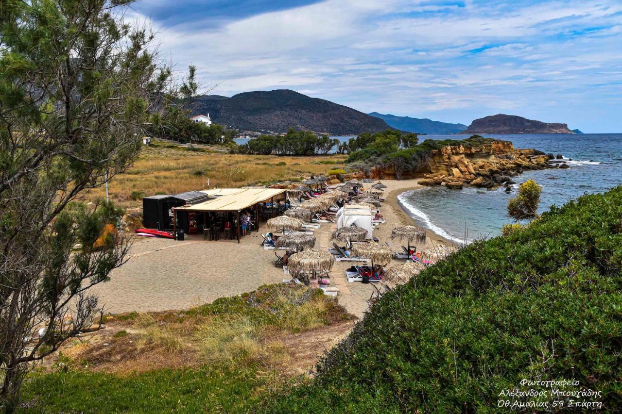 Сasa de vacaciones Lovely 1-bedroom In Front Of Sandy *
