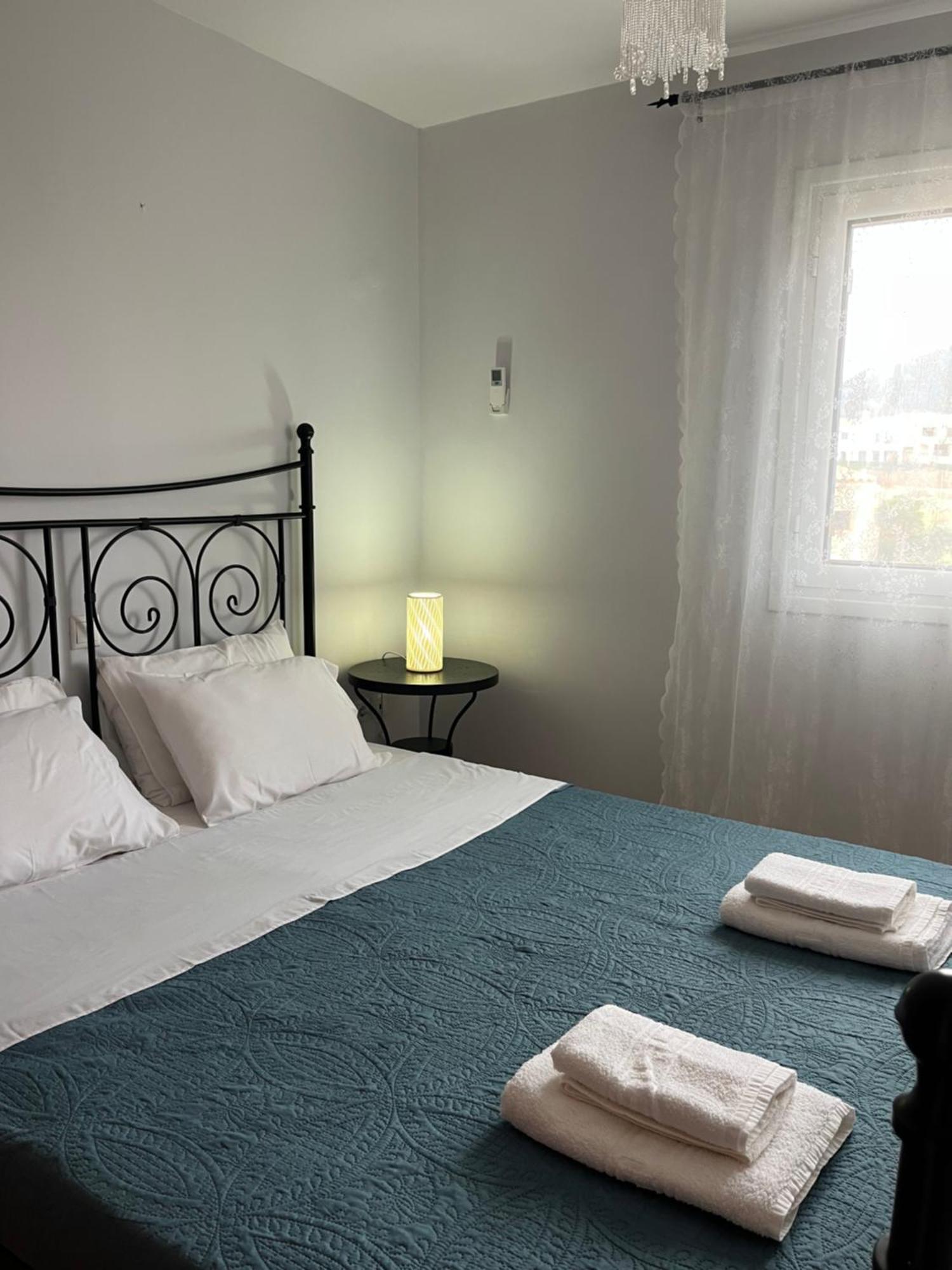 Ferienhaus Lovely 1-bedroom In Front Of Sandy *