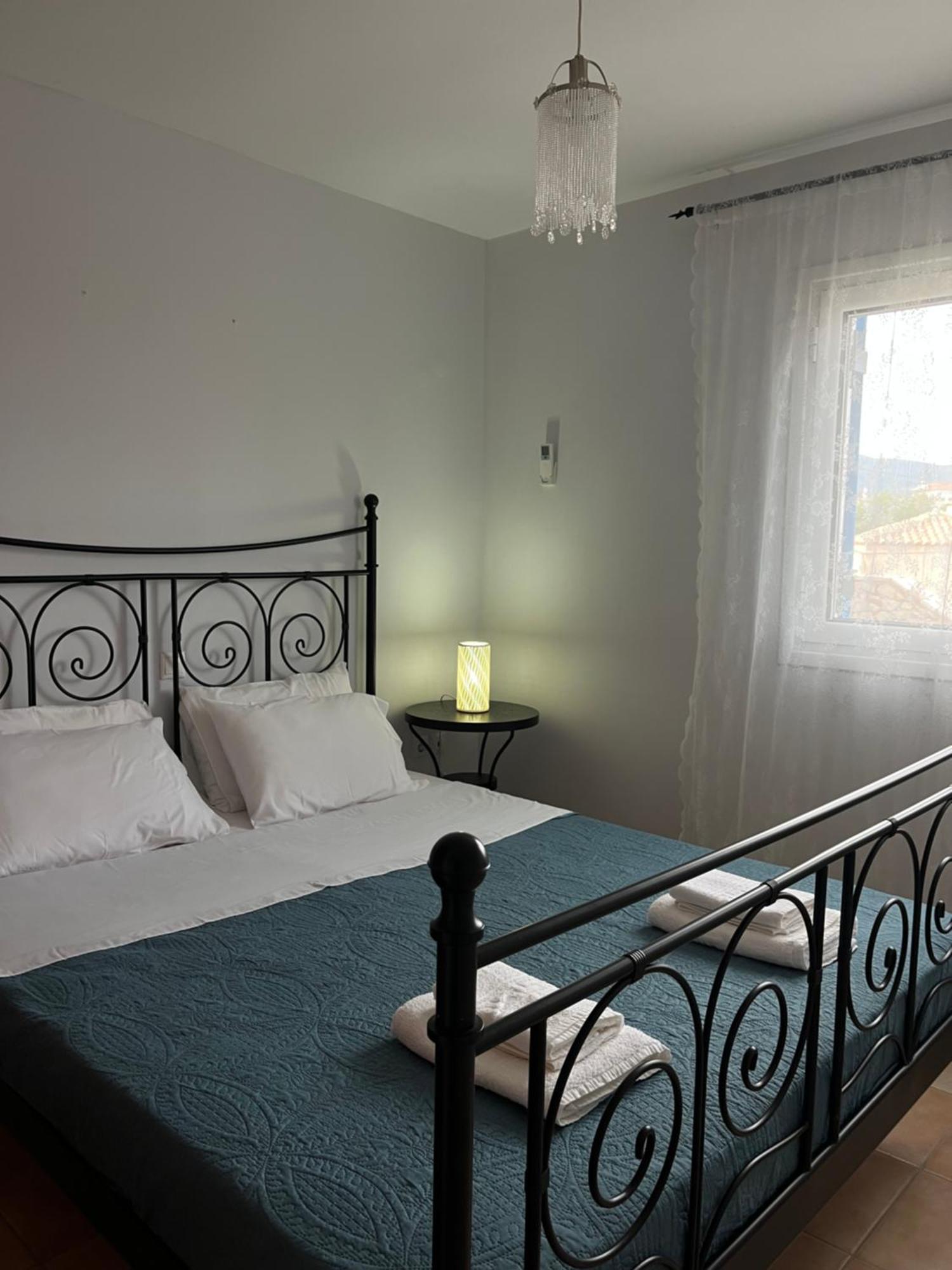 Ferienhaus Lovely 1-bedroom In Front Of Sandy Psifia